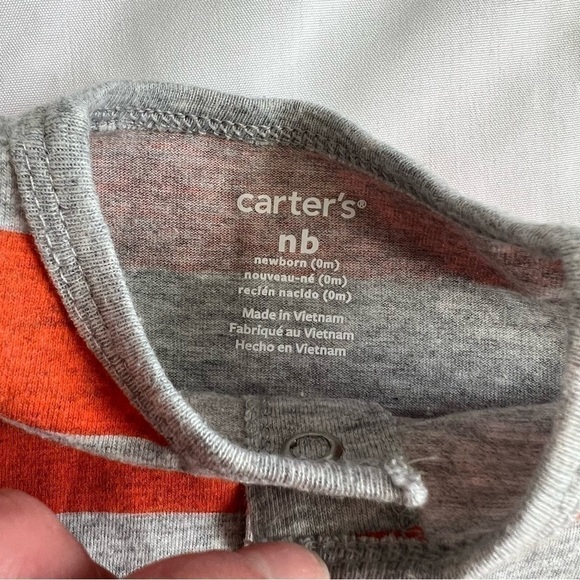 Carter’s Lot of 3 Sleeveless Rompers in size Newborn - Picture 5 of 14